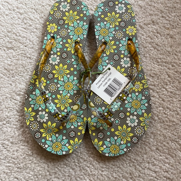 Vera Bradley lemon parfait tote, flip flops (large) and beach towel combo, NWT - Picture 10 of 13